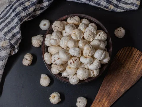 A bowl of roasted makhana (fox nuts)